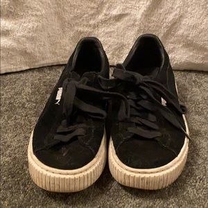 Super Cute Black Puma Sneakers